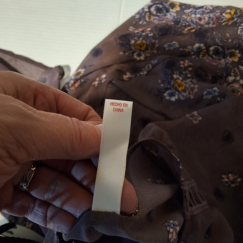 Elegant Floral Maxi Dress: Perfect for Any Occasion with Its Beautiful Design - Picture 13 of 14